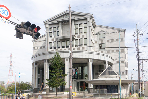 東海市立中央図書館