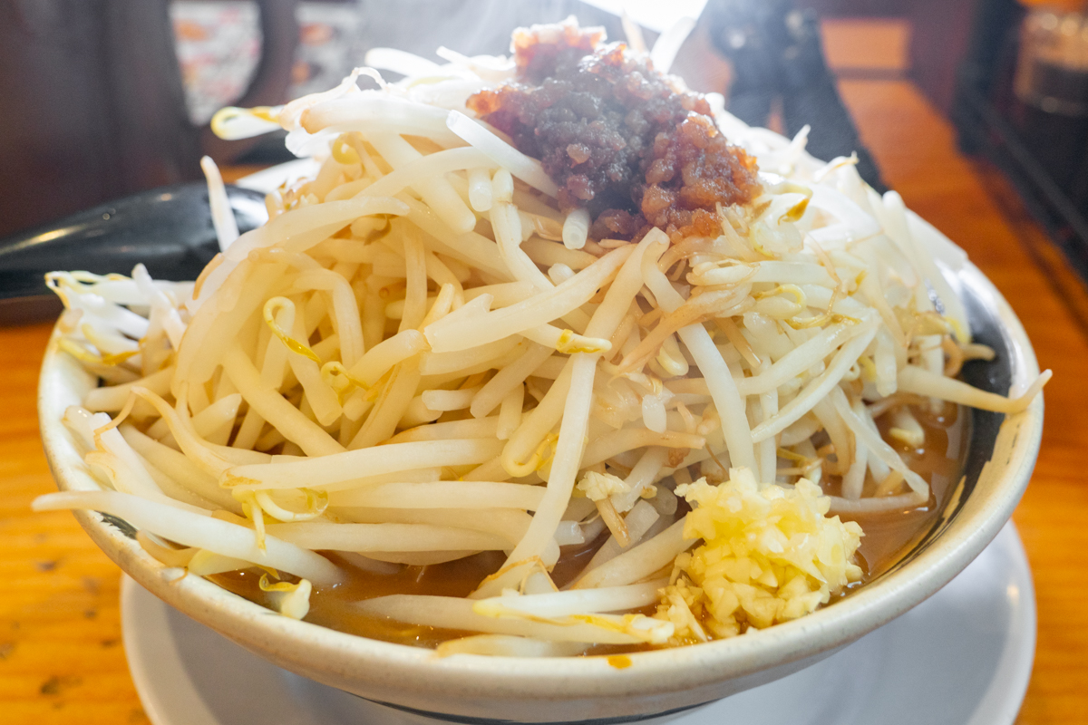 高虎屋」の『虎二郎ラーメン ヤサイ増し』（枚方市茄子作東町）【ひら