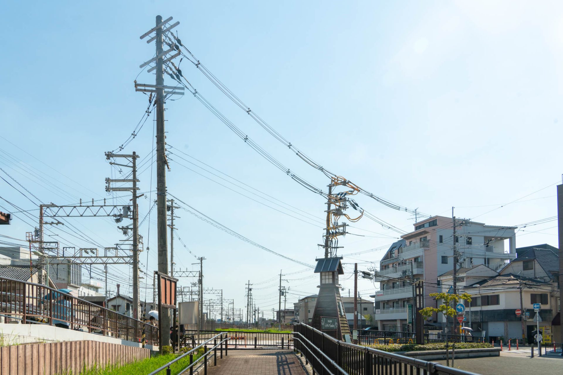 枚方公園駅前のビルが解体されて更地になってる。水嶋書房などがはいってた建物 - 枚方つーしん