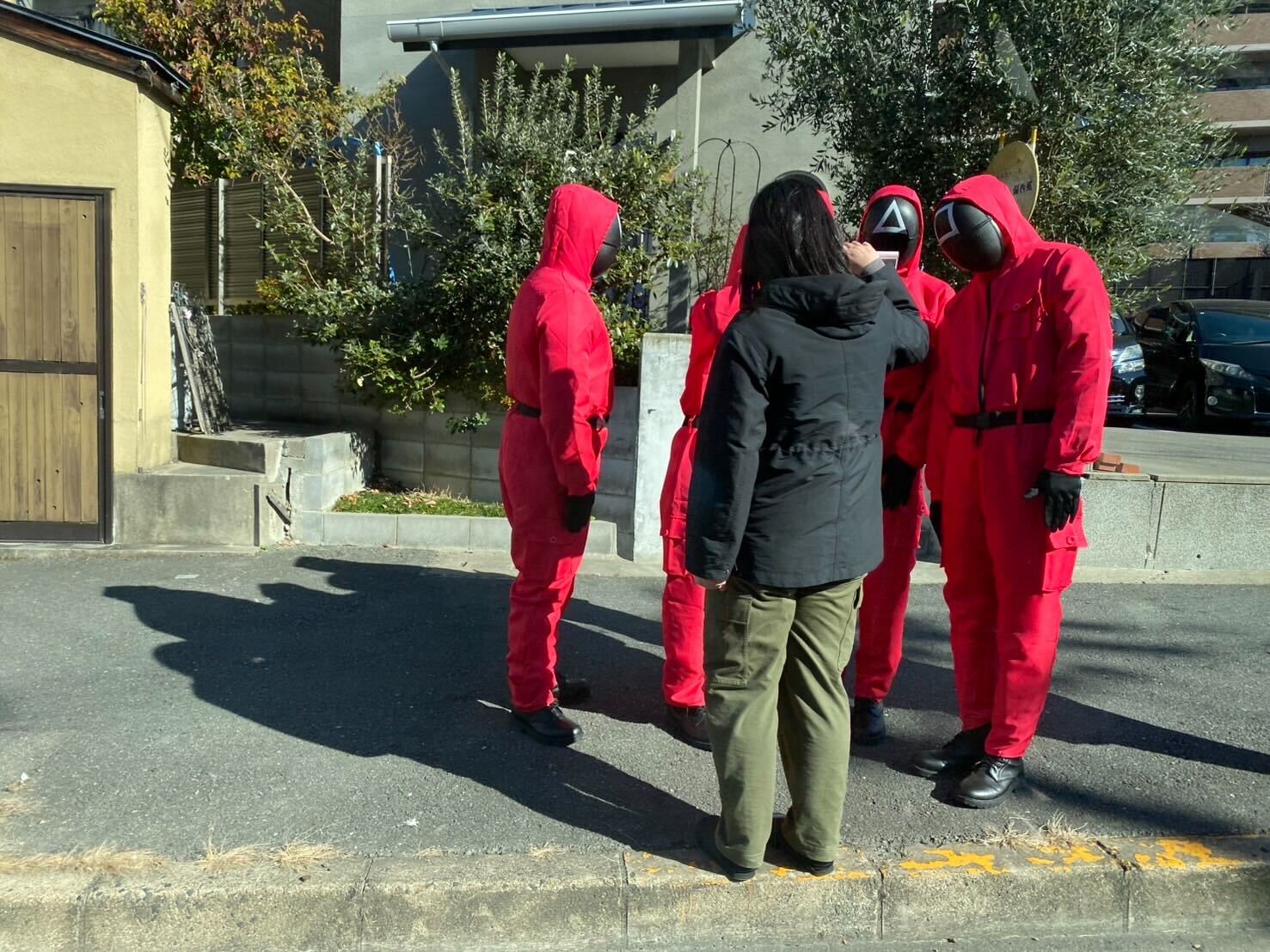 伊加賀北町にイカゲームの人きてる - 枚方つーしん