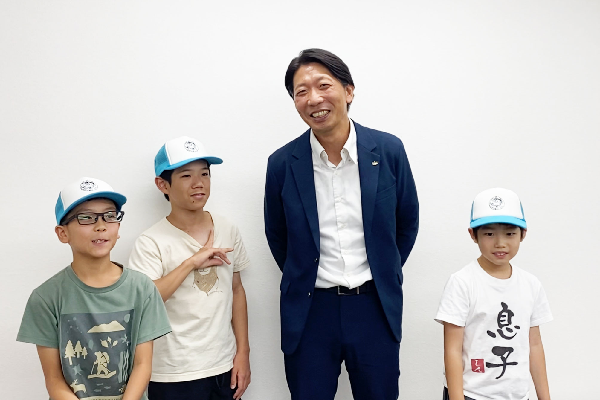 年収いくら？』小中学生が枚方の社長にインタビュー【ひらつー広告