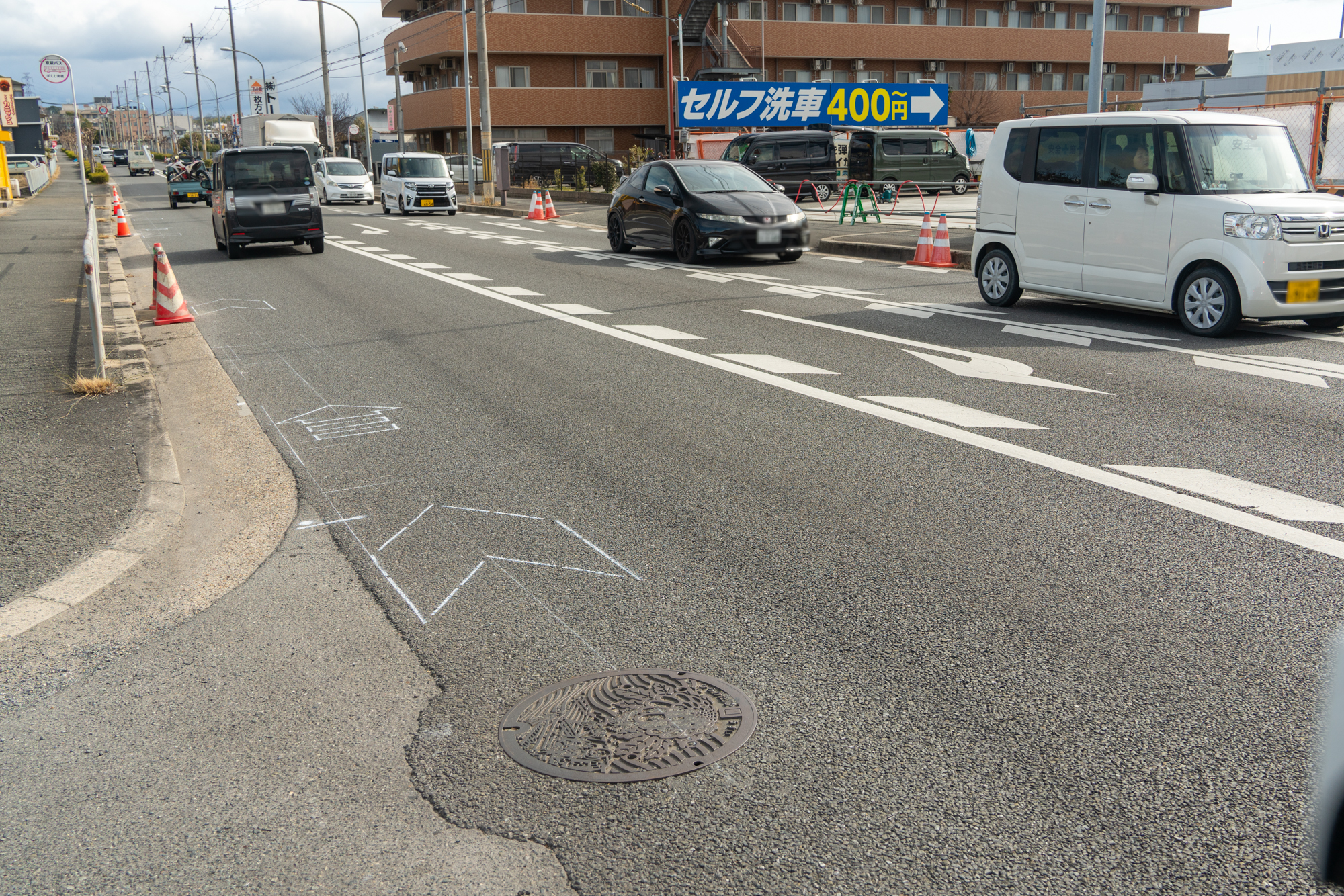 長尾のバス停「ぽえむ南橋」から「中村病院」あたりまでの道路に自転車ナビラインができるっぽい - 枚方つーしん