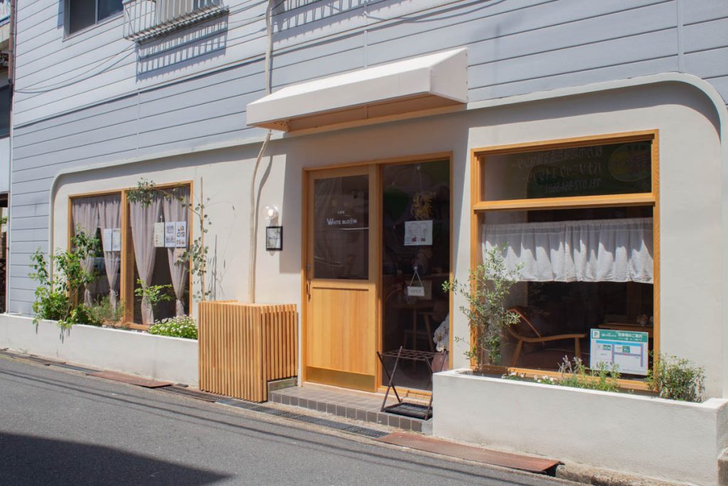 長尾元町cafe White Bloom外観