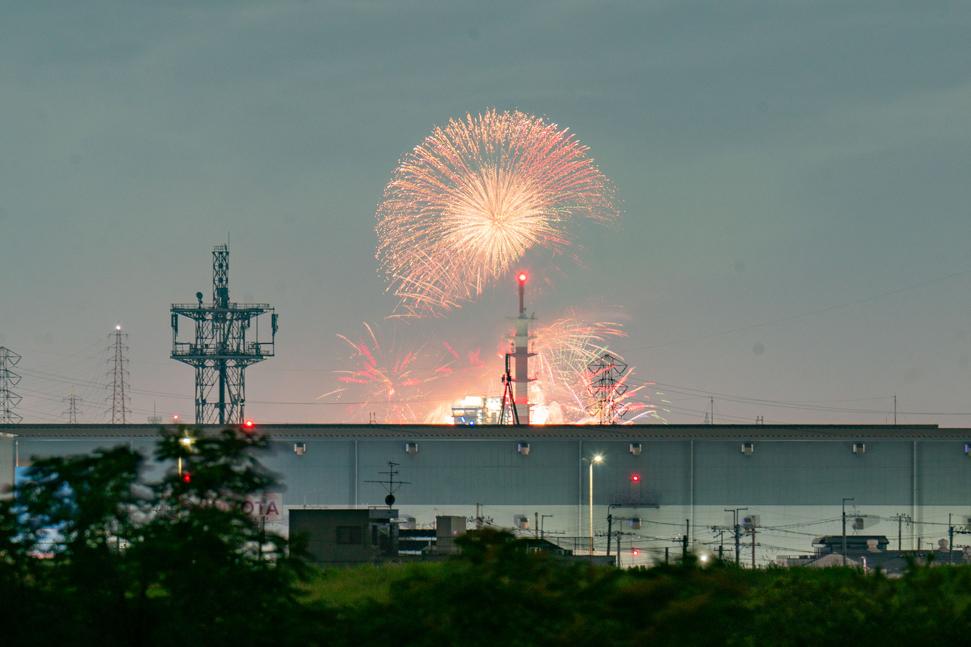 いま枚方から「OSAKA BAY SKYLUMINA」の花火みえてる - 枚方つーしん