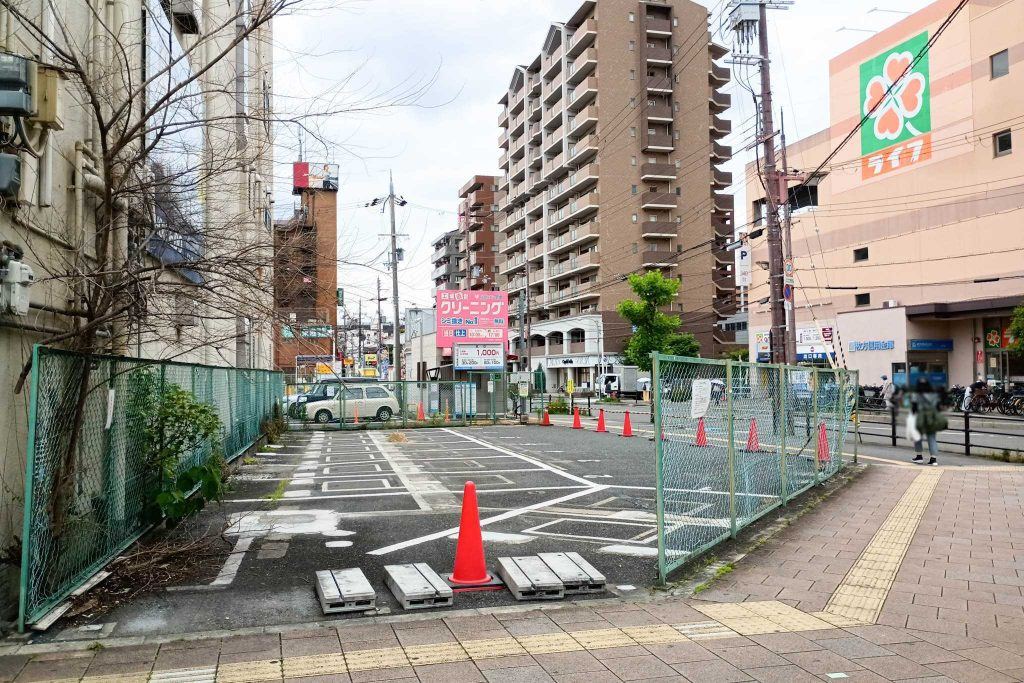 寝屋川市香里新町　香里園駅　5階建てテナントビル