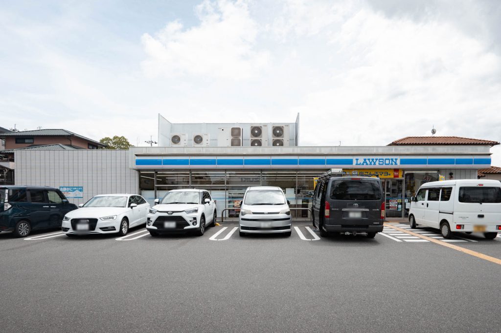 ローソン男山石城外観