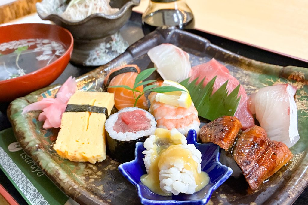 枚方市養父丘 つるや 寿司定食