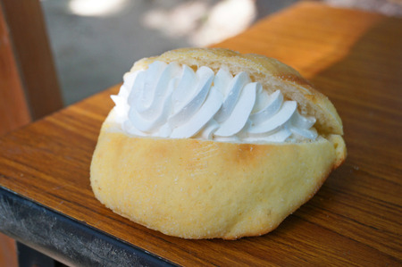 ホイップメロンパン