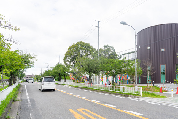 香里ケ丘図書館-2007172