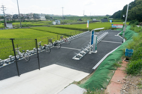 長尾駅駐輪場-1409164