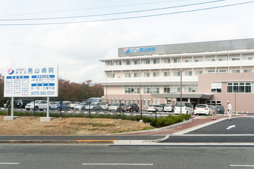 男山病院駐車場-14102118