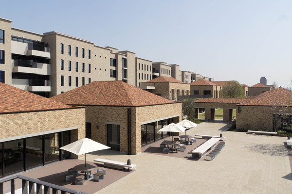 関西外大中庭-18032917