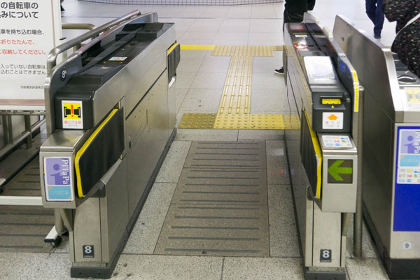 枚方市駅-1804232