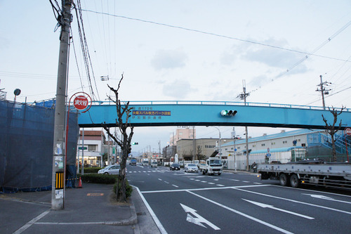 伊加賀歩道橋