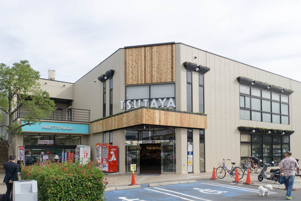TSUTAYA東香里店2-1709301