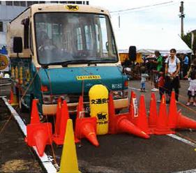 淀川河川公園で働く車が集まるイベントが開かれるみたい 明日5月12日 枚方つーしん