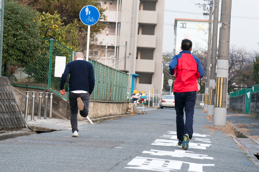 森脇健児と高陵小学校前の坂道をダッシュしてきた ひらかた坂道ランキング第5回 枚方つーしん