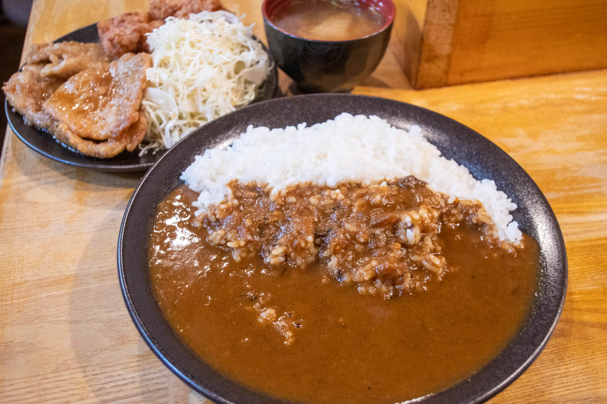板前やきにく げんた の から豚カレーセット 枚方市岡本町 ひらつーグルメ 枚方つーしん