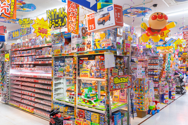 アウトドアグッズにおもちゃまで 新しい ドン キホーテ枚方店 の2階のようす 枚方つーしん
