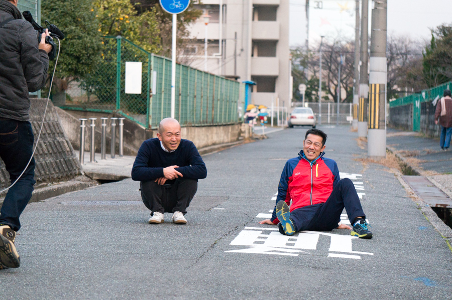 森脇健児と高陵小学校前の坂道をダッシュしてきた ひらかた坂道ランキング第5回 枚方つーしん
