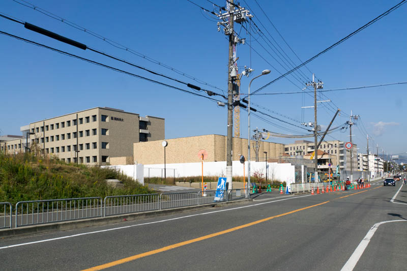 御殿山につくってる関西外大の新キャンパスの外観が結構見えてきてる 工事のようす 枚方つーしん 御殿山につくってる関西外大の新キャンパスの外観が結構見えてきてる 工事のようす 枚方つーしん