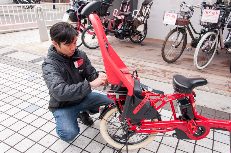 電動子乗せ自転車 前後乗せ カゴがない どうしてる