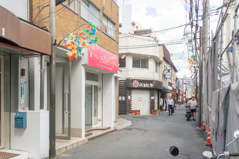 香里園に Nice Nail ってネイルサロンができてる 以前ドイツワッフル店 Traum があった場所 枚方つーしん