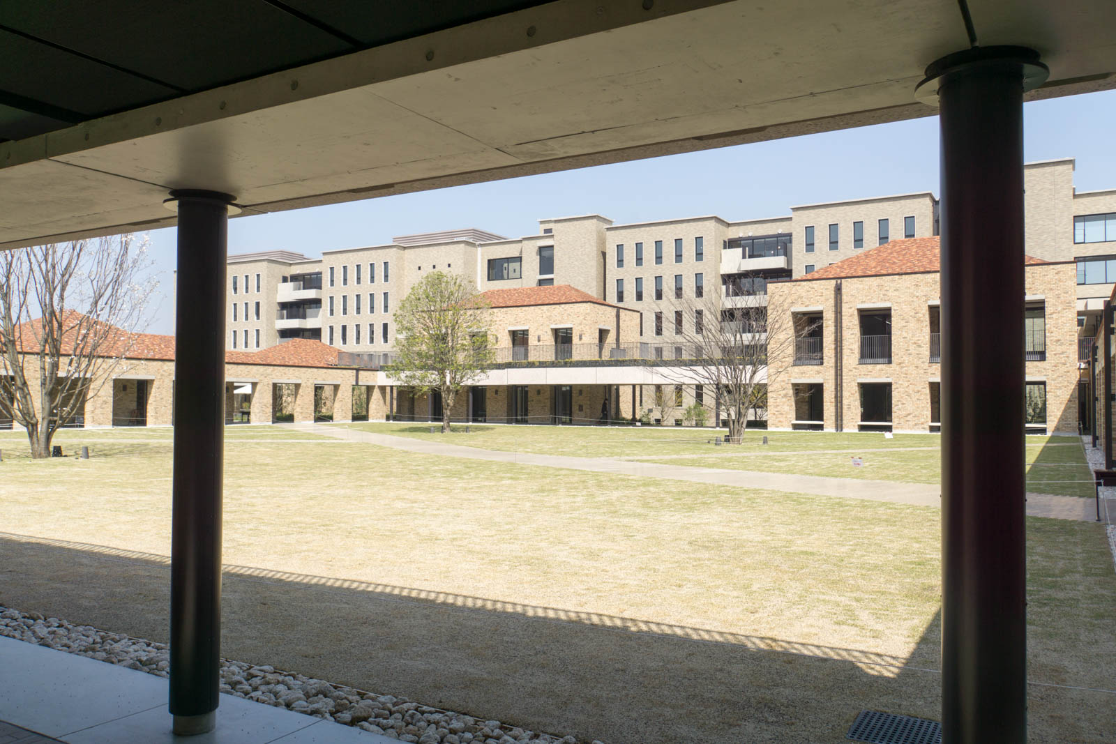 まるでヨーロッパの街並み 関西外大御殿山キャンパスの中を見せてもらってきた 枚方つーしん