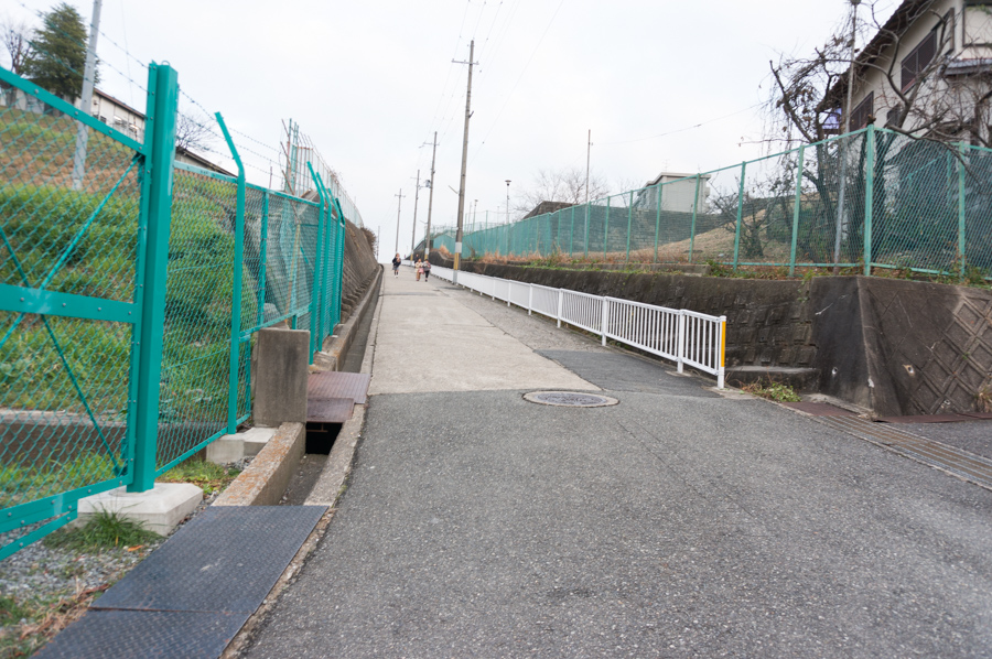 森脇健児と高陵小学校前の坂道をダッシュしてきた ひらかた坂道ランキング第5回 枚方つーしん