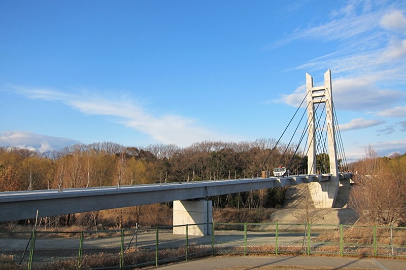 山田池公園のでっかい橋の名前は 山田池美月橋 に決定 名付け親は春日丘幼稚園の女の子 枚方つーしん