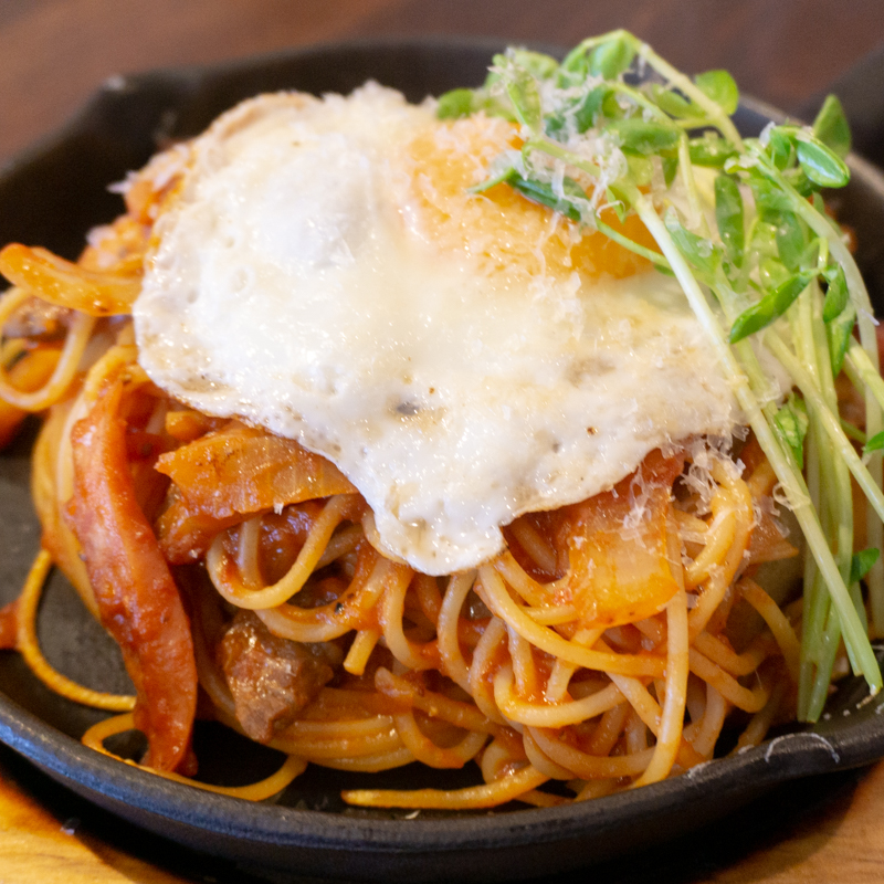 津の田ミート Gran Sorriso の 鉄板ナポリタン Conoba香里ヶ丘 ひらつーグルメ 枚方つーしん